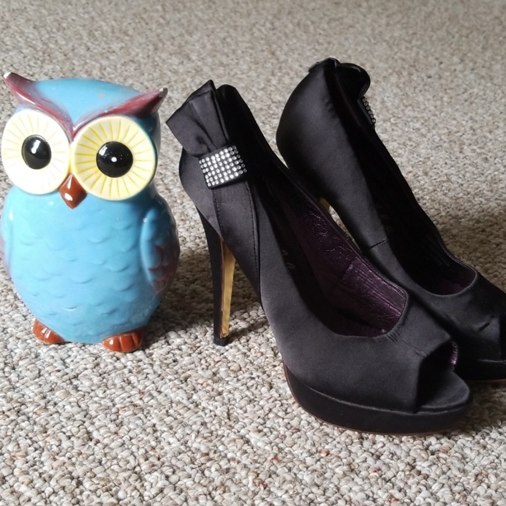 Black satin heel